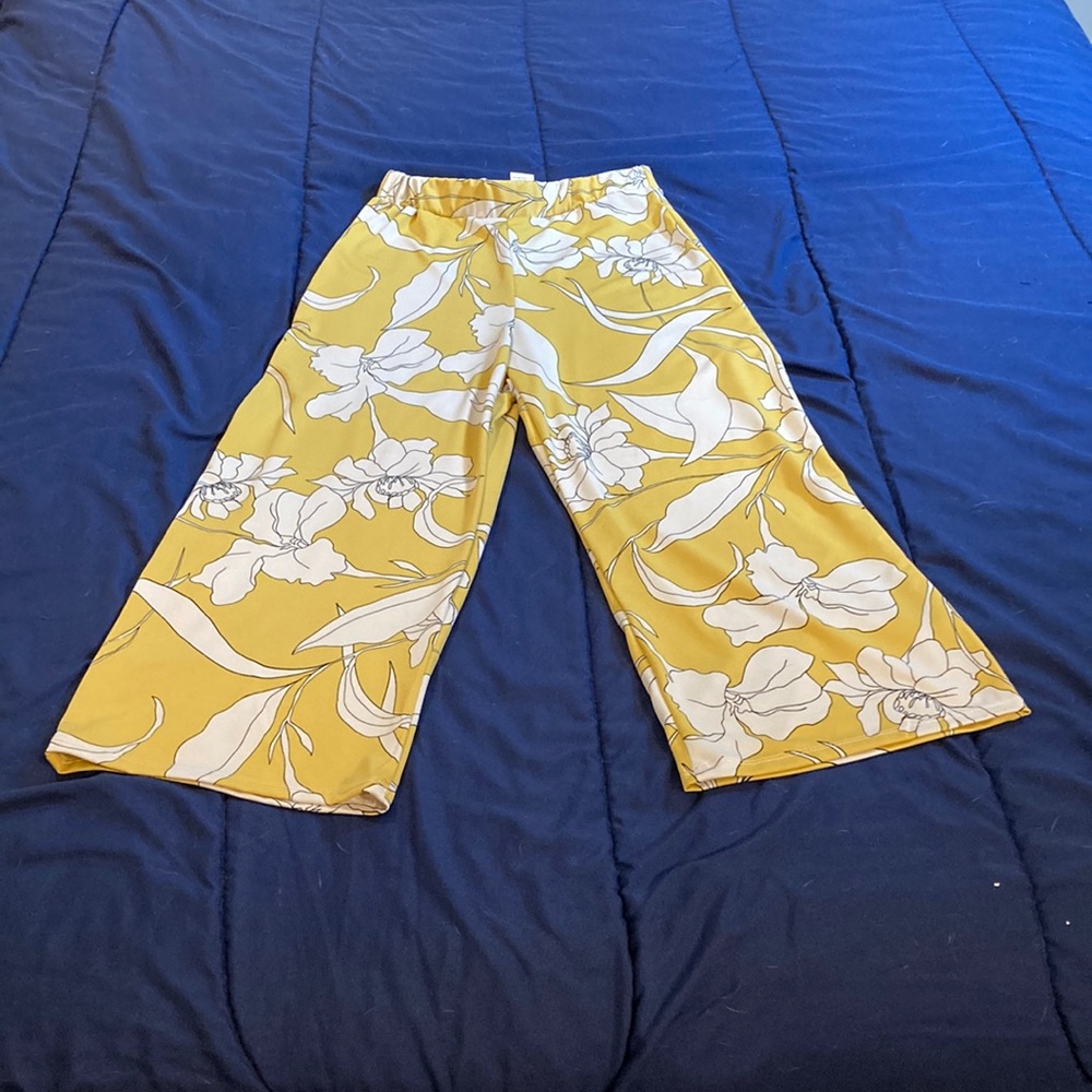 Make a Statement with these Stand Out Wide Leg Pants in a Bold Pattern 2